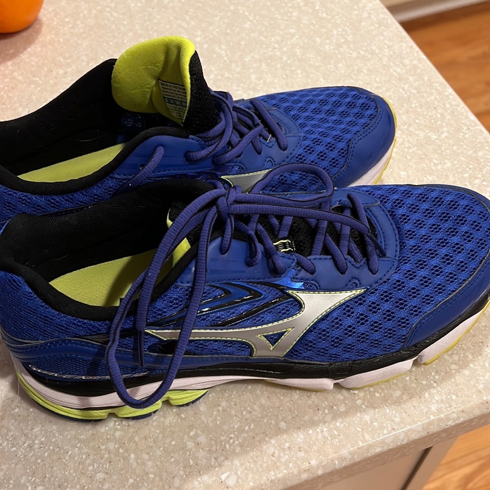 Mizuno wave inspire 12 running shoe